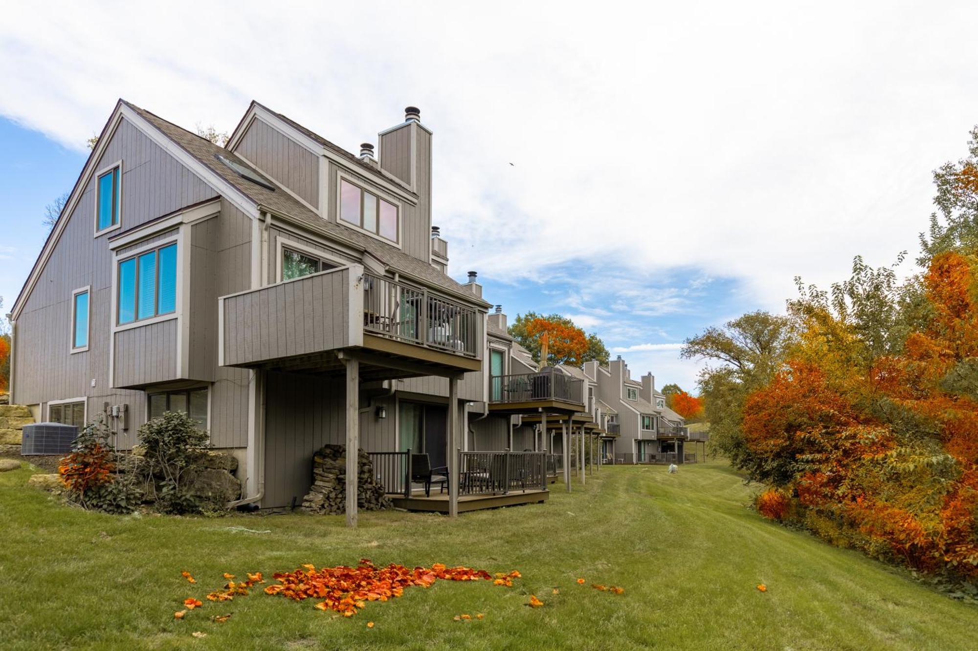 Galena Territory Lakeside Retreat: King Beds & Pool Access Exterior photo