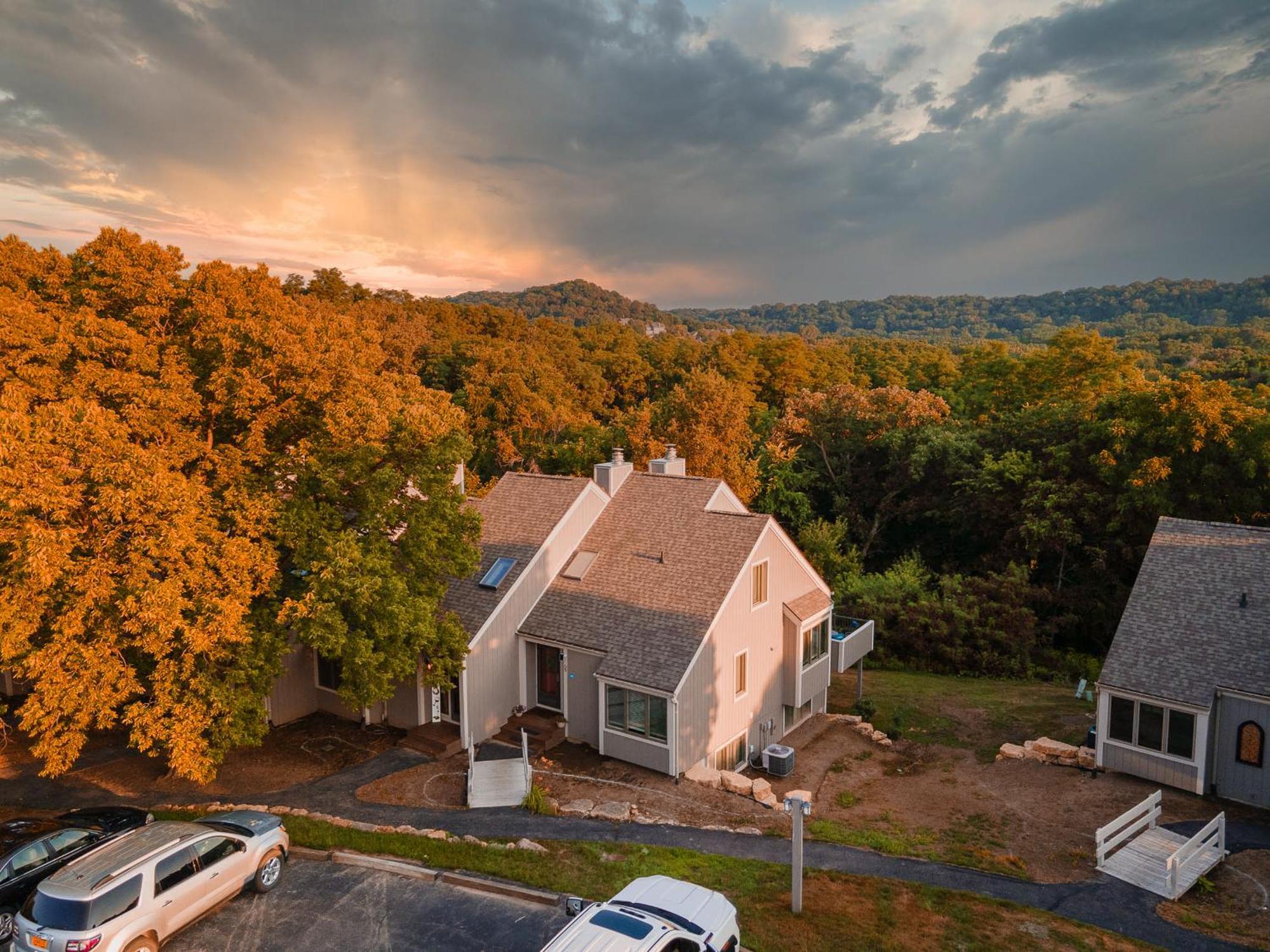 Galena Territory Lakeside Retreat: King Beds & Pool Access Exterior photo